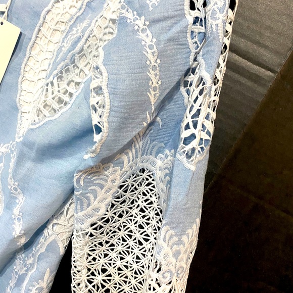 LUCY PARIS NWT STUNNING EMBROIDERED CUTOUT LIGHT BLUE & WHITE LINED TOP  SIZE S - Picture 12 of 15
